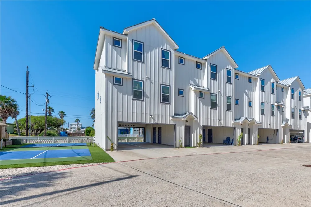 603 E Avenue G #204 Port Aransas, TX 78373
