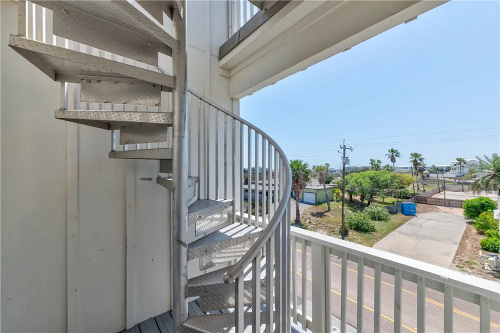 603 E Avenue G #204 Port Aransas, TX 78373