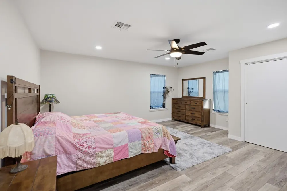 2585 San Angelo Avenue Ingleside, TX 78362