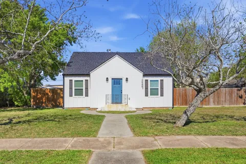 2585 San Angelo Avenue