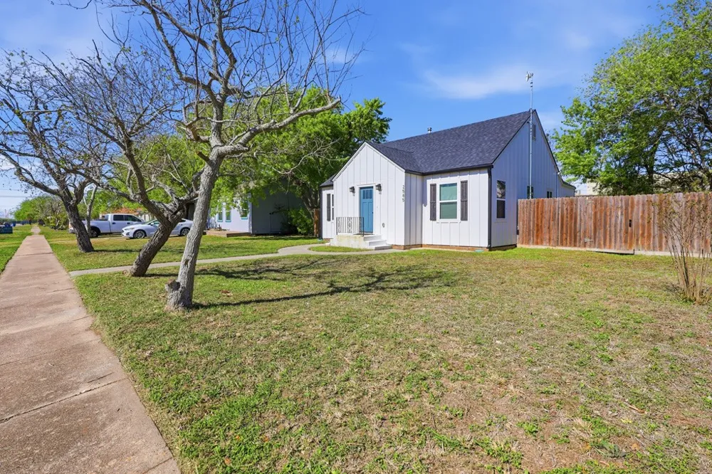2585 San Angelo Avenue Ingleside, TX 78362