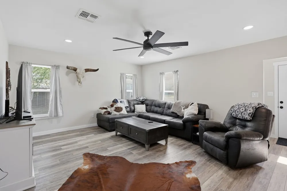 2585 San Angelo Avenue Ingleside, TX 78362