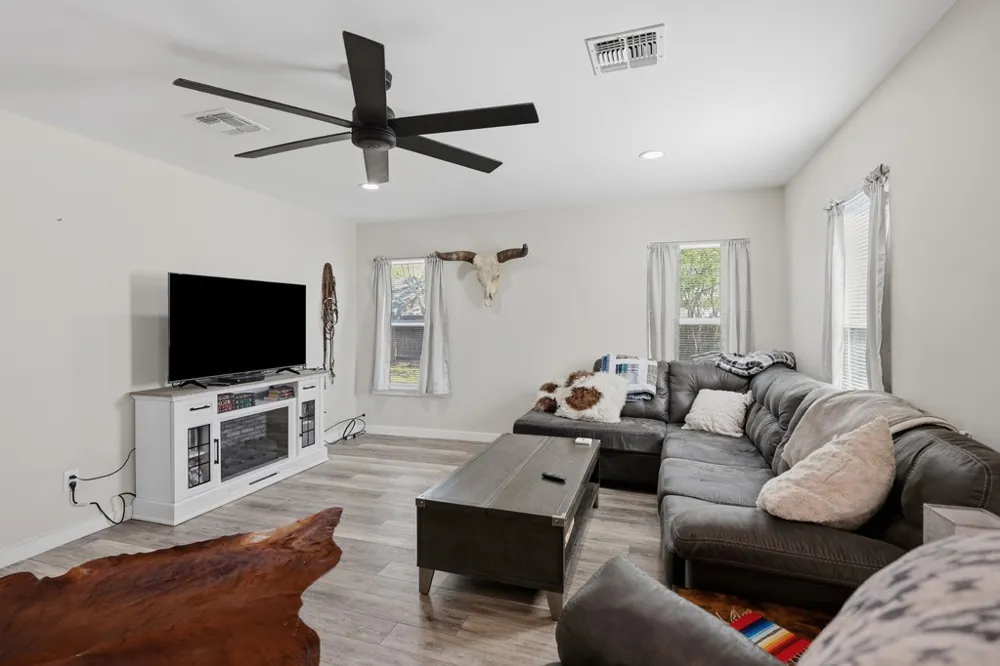 2585 San Angelo Avenue Ingleside, TX 78362