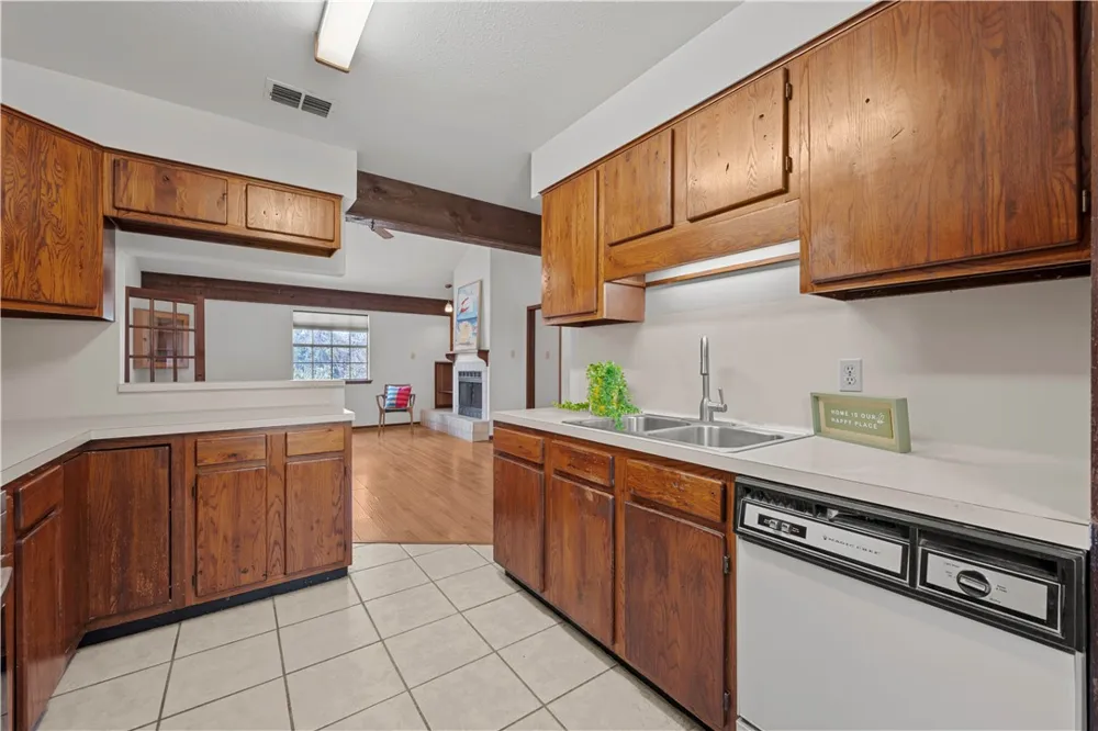 606 N Seventh St Fulton, TX 78358