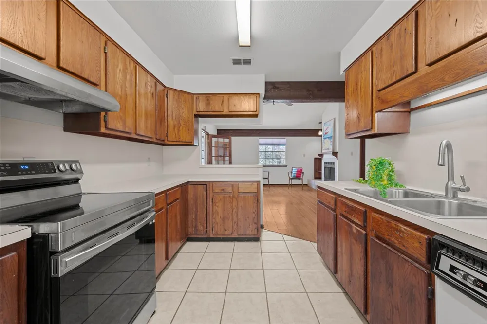 606 N Seventh St Fulton, TX 78358