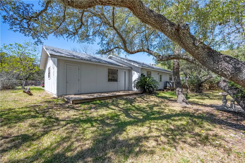 606 N Seventh St Fulton, TX 78358