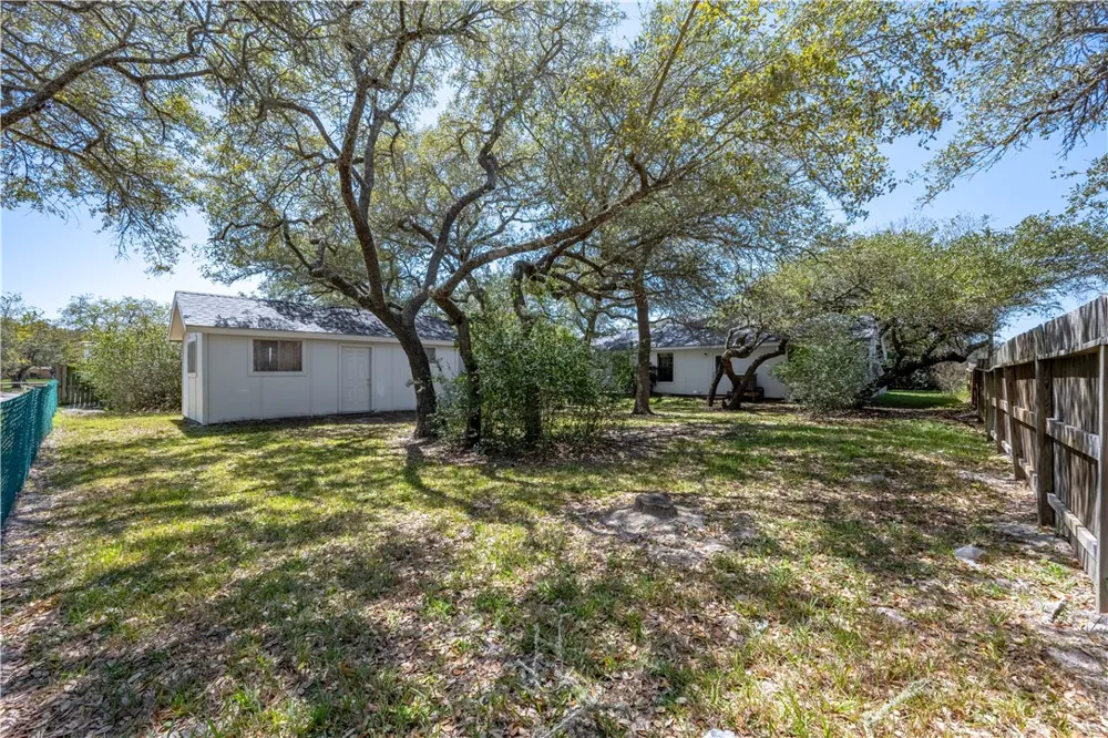 606 N Seventh St Fulton, TX 78358
