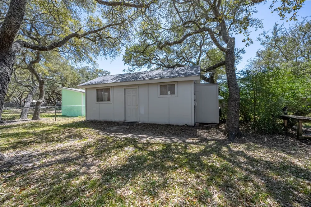 606 N Seventh St Fulton, TX 78358