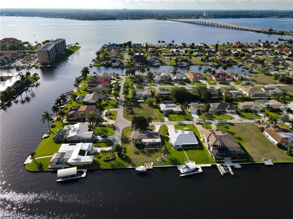 SE 19th Avenue Cape Coral, FL 33904