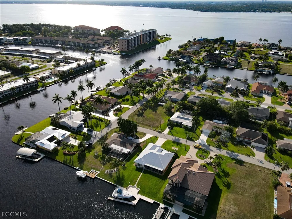 SE 19th Avenue Cape Coral, FL 33904