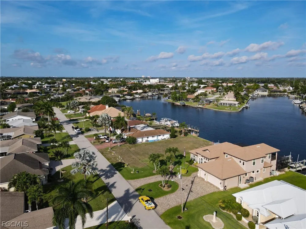 SE 19th Avenue Cape Coral, FL 33904
