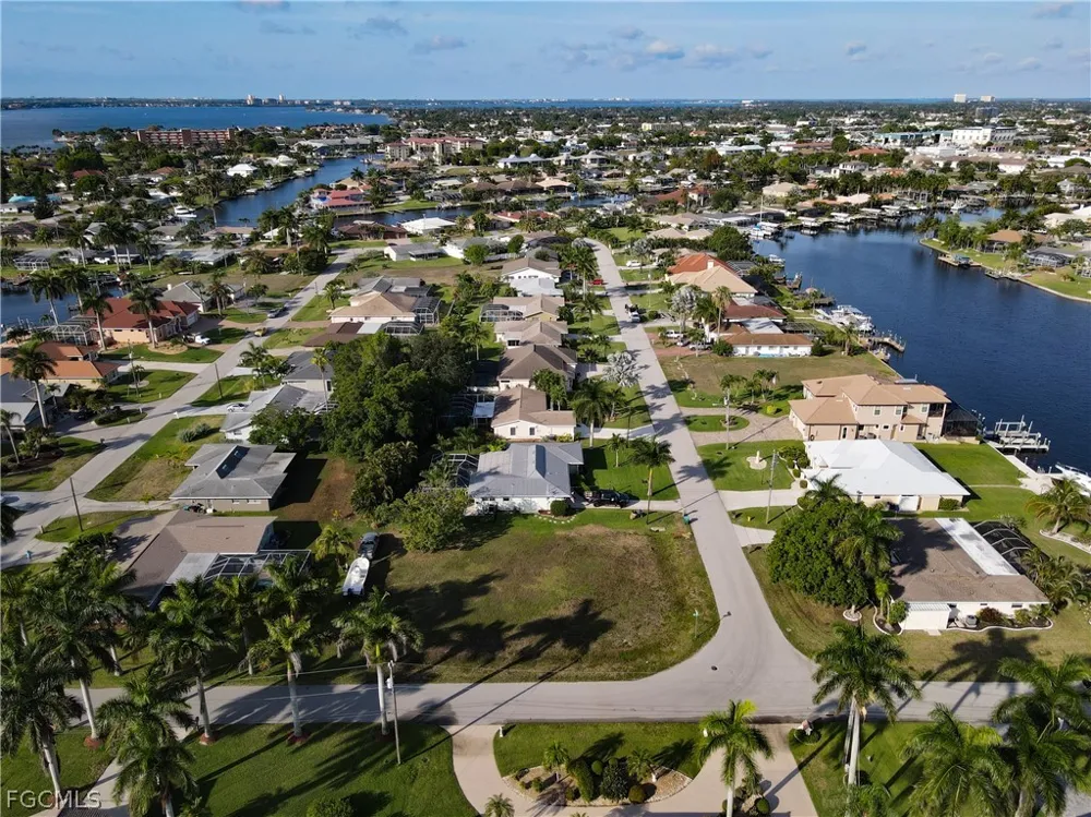 SE 19th Avenue Cape Coral, FL 33904