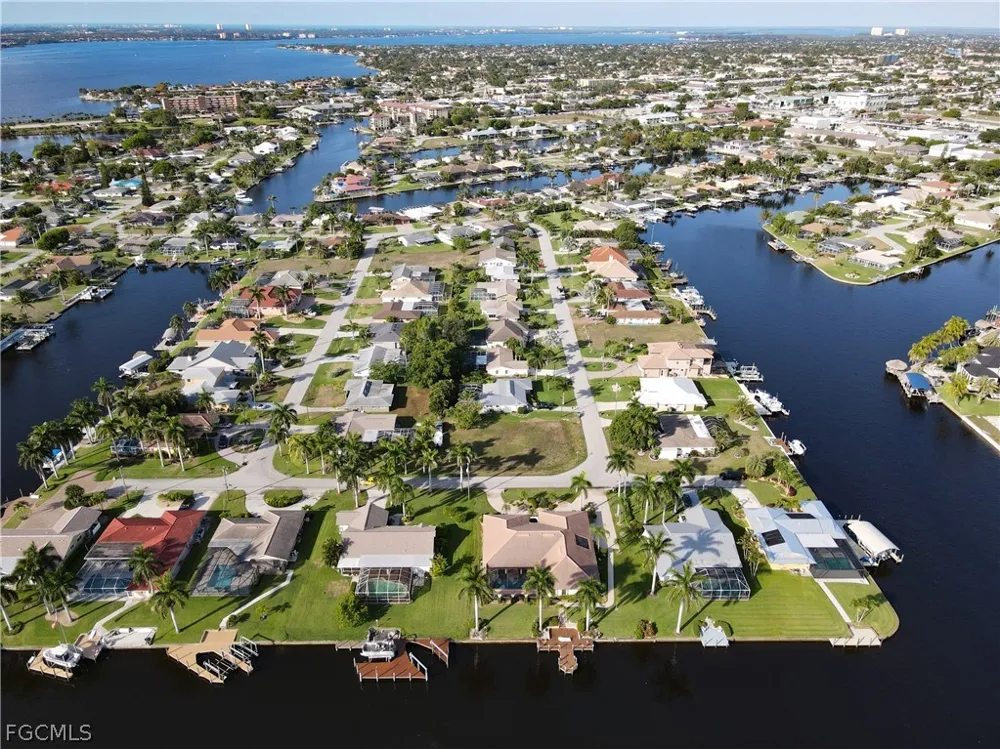 SE 19th Avenue Cape Coral, FL 33904