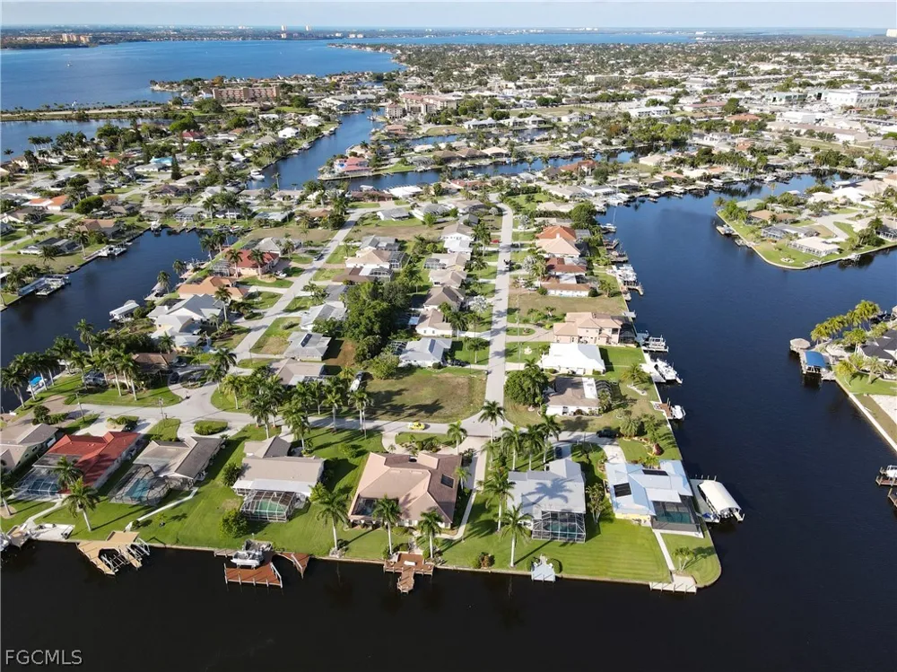 SE 19th Avenue Cape Coral, FL 33904
