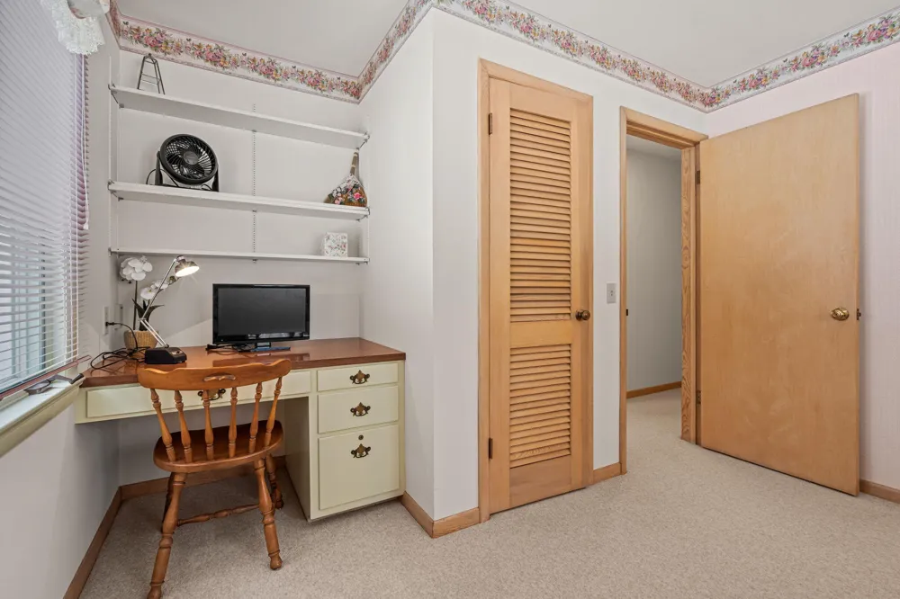 2095 Lakeshore Drive Fennville, MI 49408