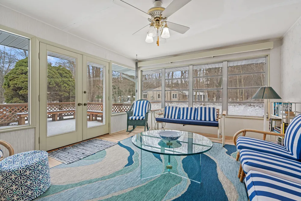 2095 Lakeshore Drive Fennville, MI 49408
