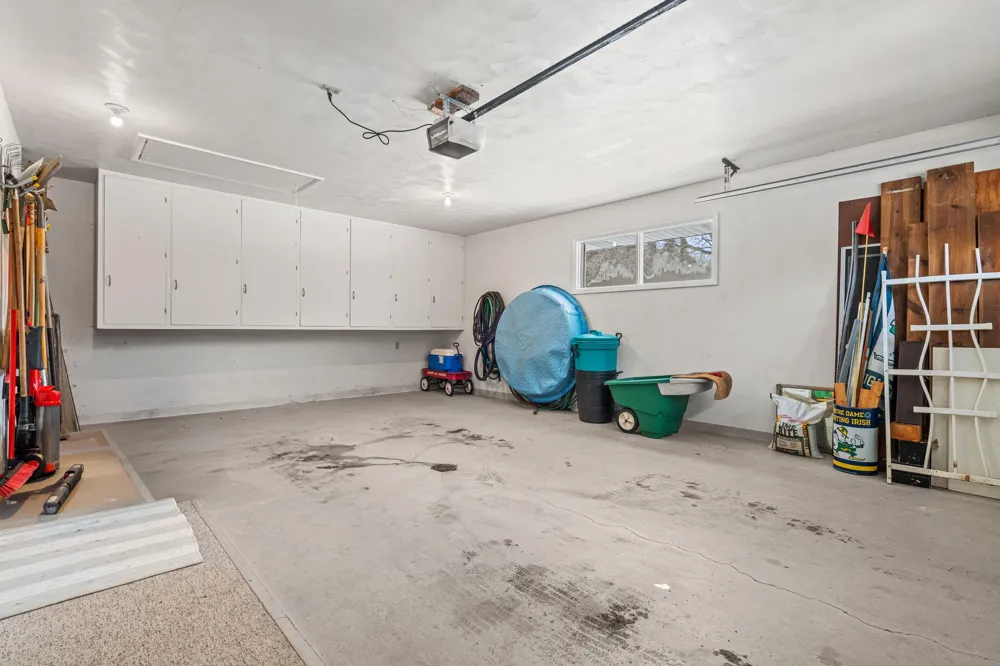 2095 Lakeshore Drive Fennville, MI 49408