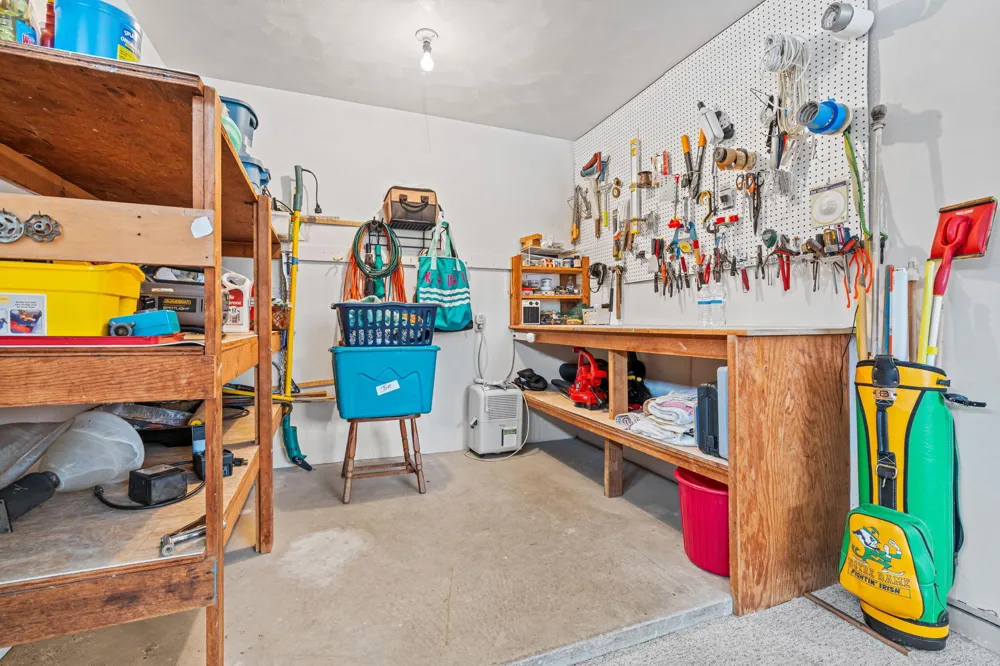 2095 Lakeshore Drive Fennville, MI 49408