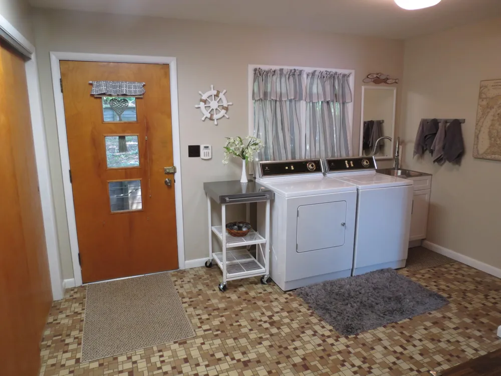 890 White Lake Road Pleasant Lake, MI 49272