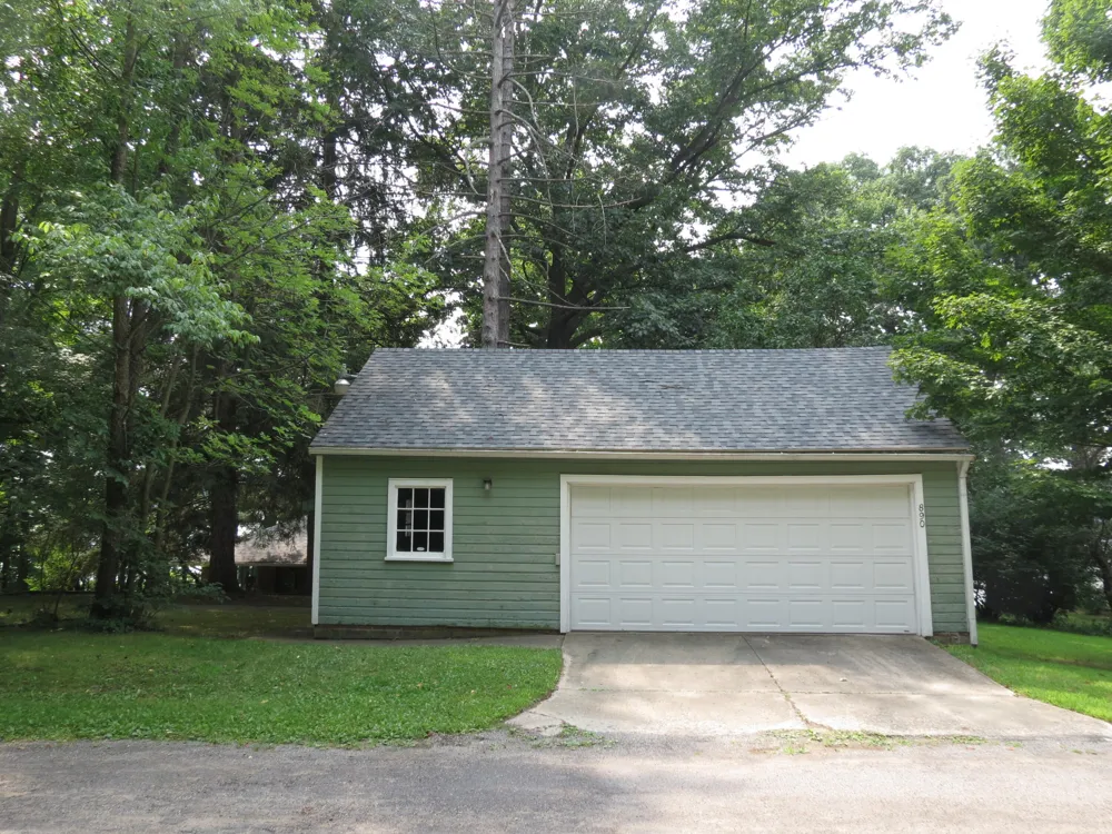 890 White Lake Road Pleasant Lake, MI 49272