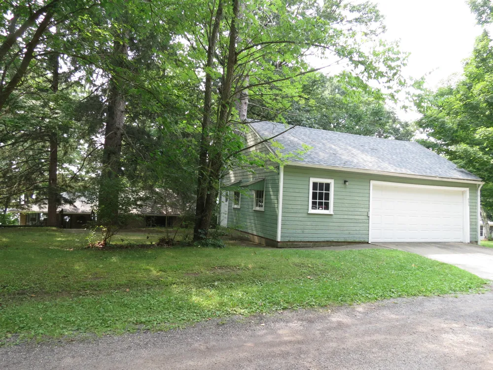 890 White Lake Road Pleasant Lake, MI 49272