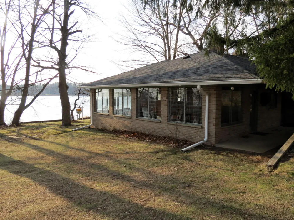 890 White Lake Road Pleasant Lake, MI 49272