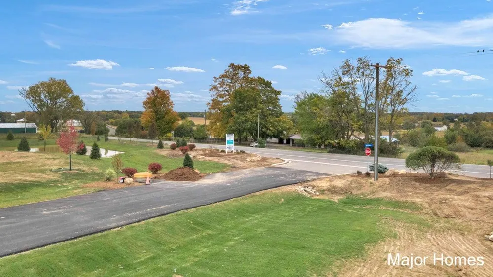 8 High Ridge Court Freeport, MI 49325