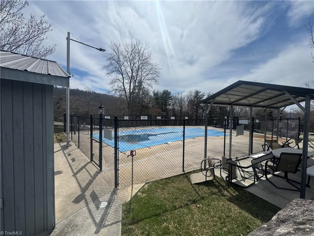 438 Dogwood Circle Traphill, NC 28685