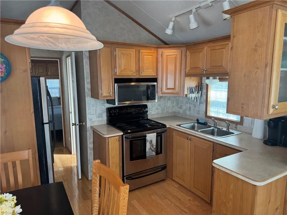 438 Dogwood Circle Traphill, NC 28685