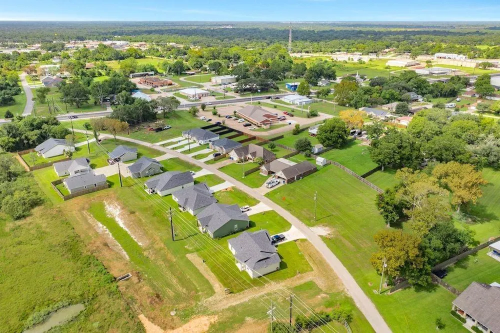 Ellis Ln West Columbia, TX 77486