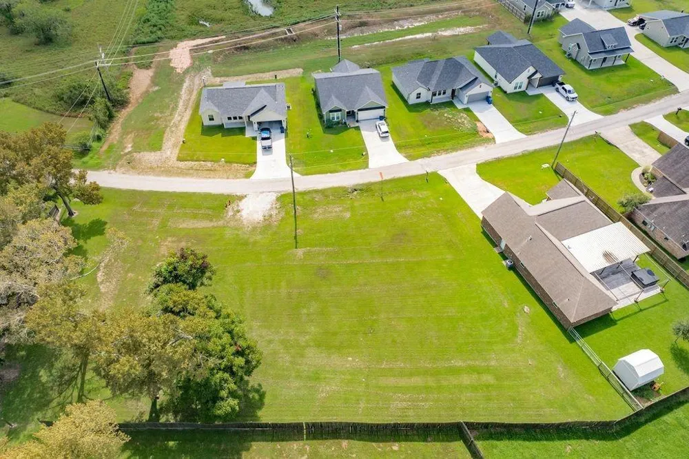 Ellis Ln West Columbia, TX 77486