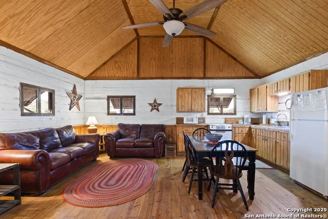 62 Turkey Trot Uvalde, TX 78801