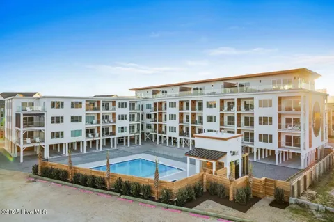 1800 Canal Drive #401