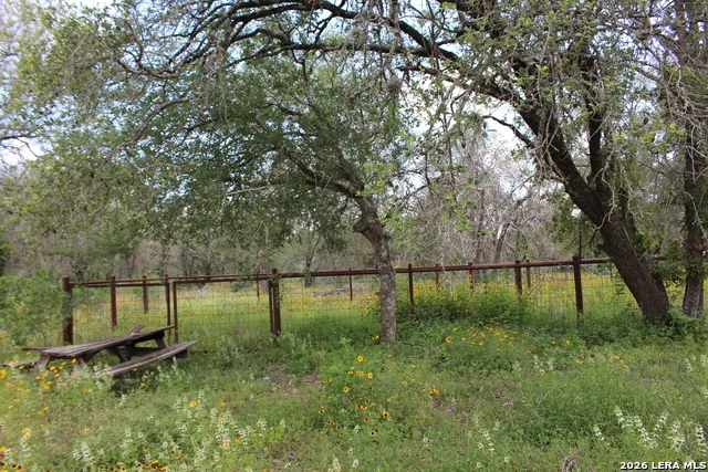 24222 Mathis Elmendorf, TX 78112