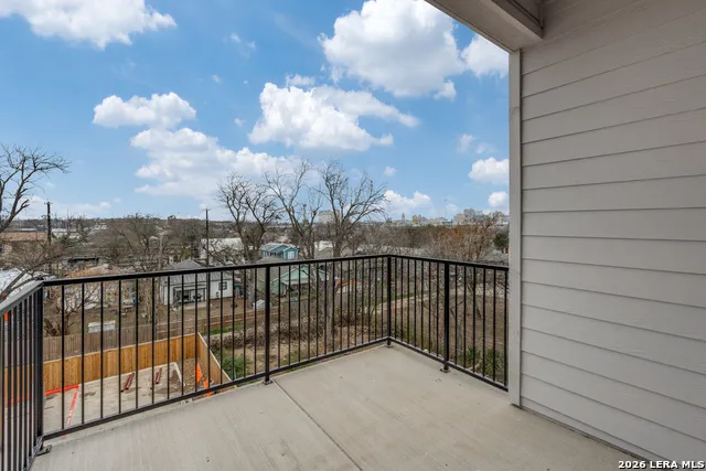 330 E Carson St San Antonio, TX 78208