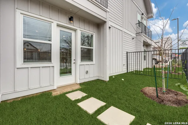 330 E Carson St San Antonio, TX 78208
