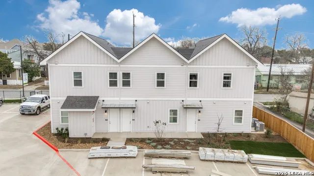 330 E Carson St San Antonio, TX 78208