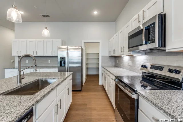 330 E Carson St San Antonio, TX 78208