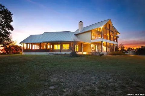 1141 Currie Road