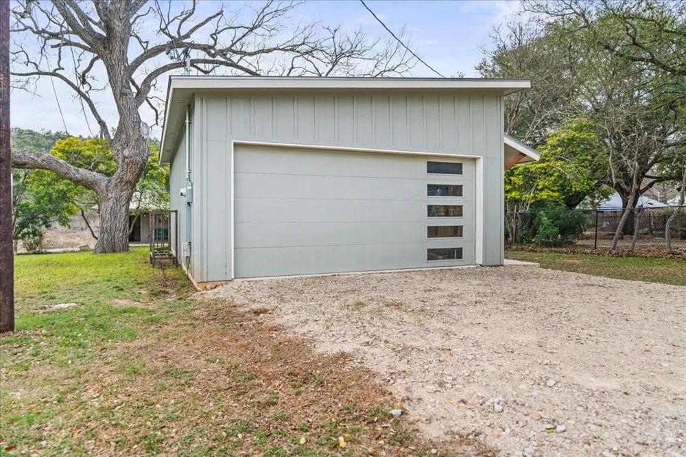 2400 Flite Acres Road Wimberley, TX 78676