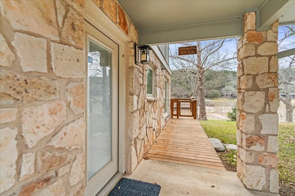 2400 Flite Acres Road Wimberley, TX 78676