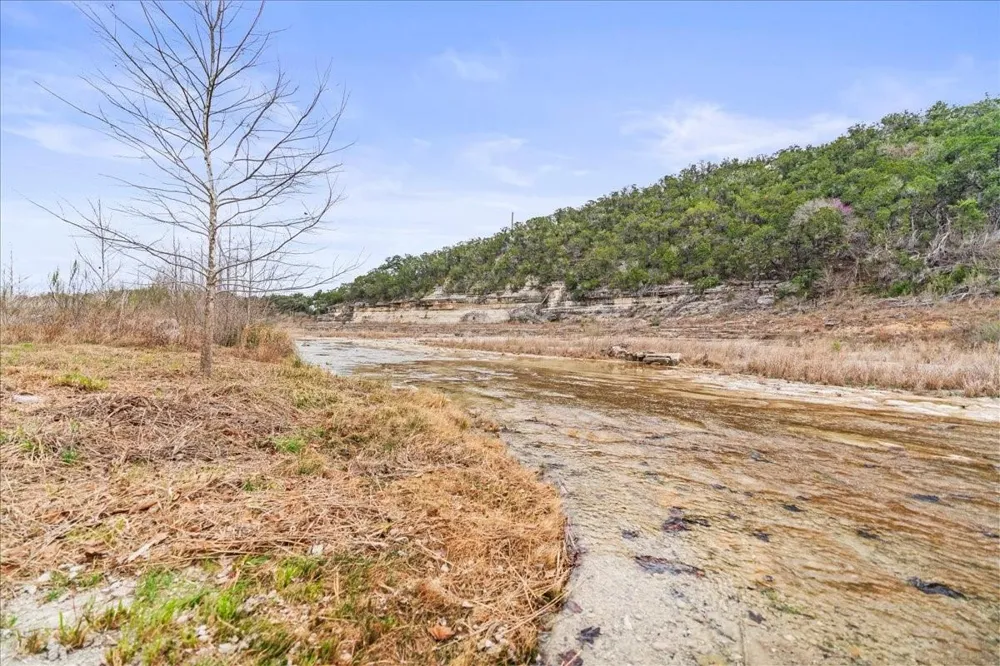 2400 Flite Acres Road Wimberley, TX 78676