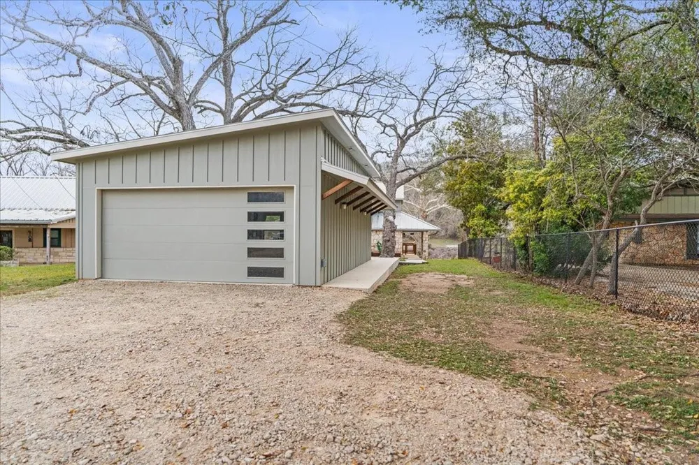 2400 Flite Acres Road Wimberley, TX 78676