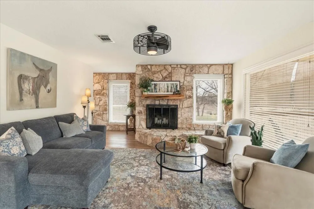 2400 Flite Acres Road Wimberley, TX 78676