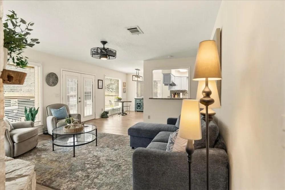 2400 Flite Acres Road Wimberley, TX 78676