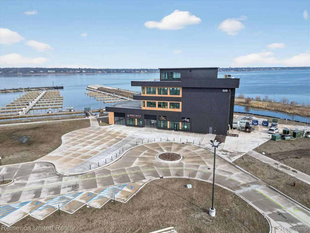901 Adelaide Circle #602 Muskegon City, MI 49441