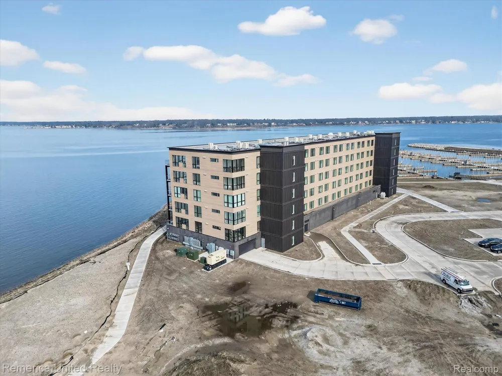 901 Adelaide Circle #602 Muskegon City, MI 49441