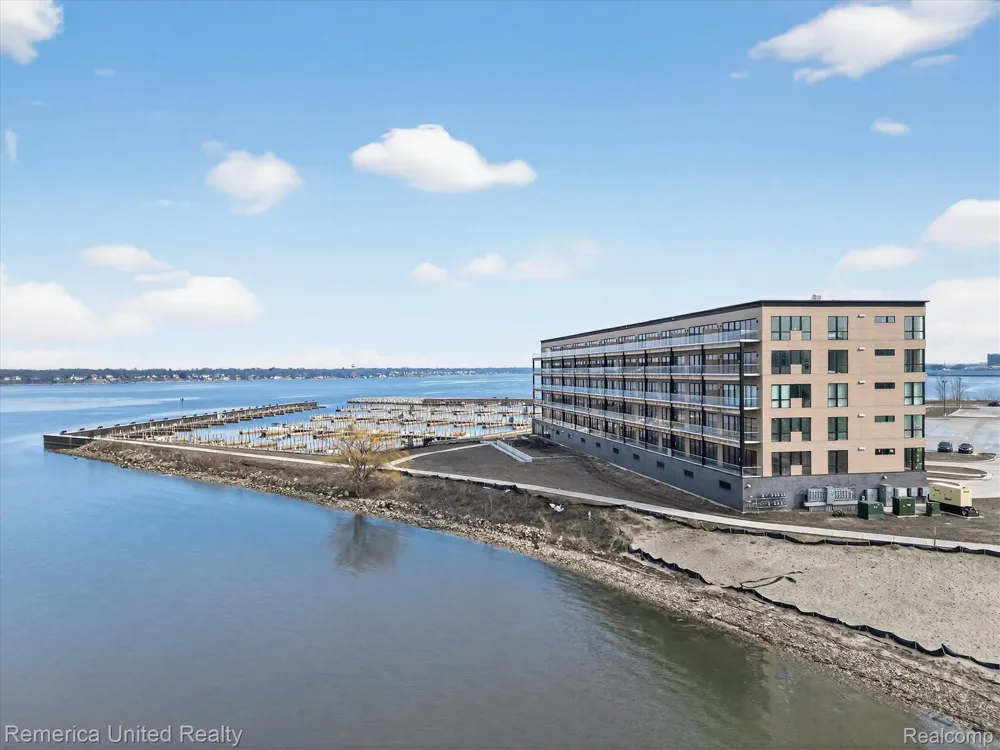 901 Adelaide Circle #602 Muskegon City, MI 49441