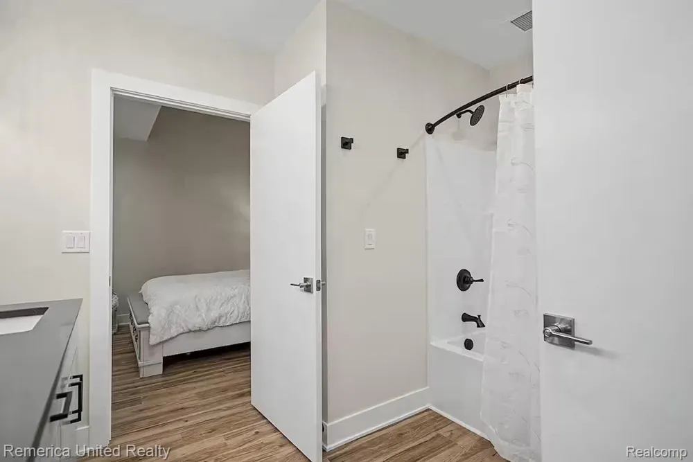 901 Adelaide Circle #601 Muskegon City, MI 49441