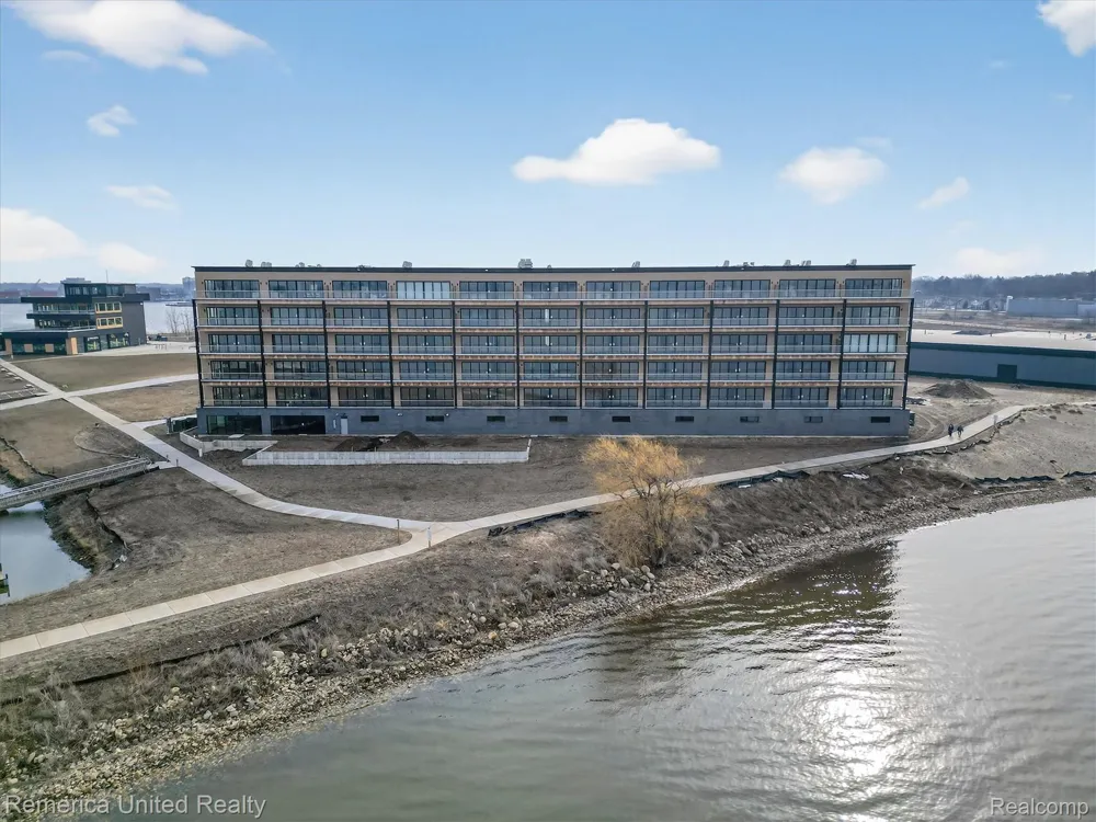 901 Adelaide Circle #601 Muskegon City, MI 49441